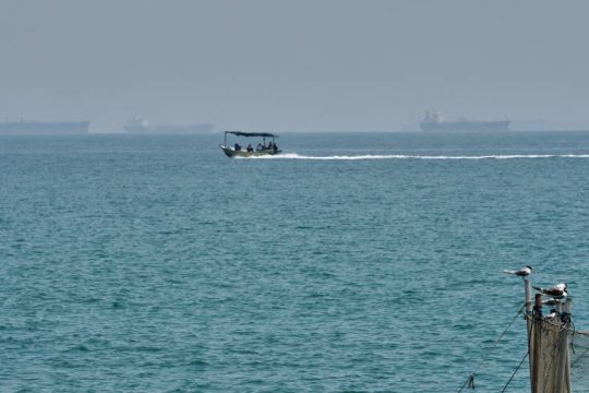Διαψεύδει τα περί κράτησης του «Epaminondas» το υπ. Ναυτιλίας - Εύθραυστη η ασφάλεια στα Στενά του Ορμούζ